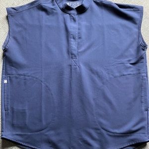 Figs technical collection women’s scrub top size M